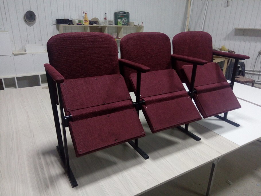 Кресла для актового зала: Карнак 3м