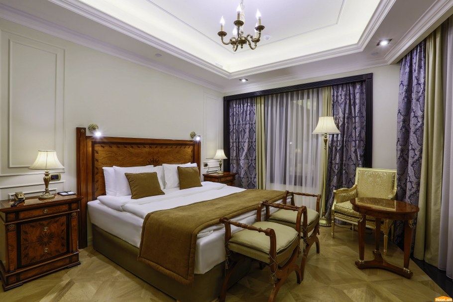 Голден Палас Ереван