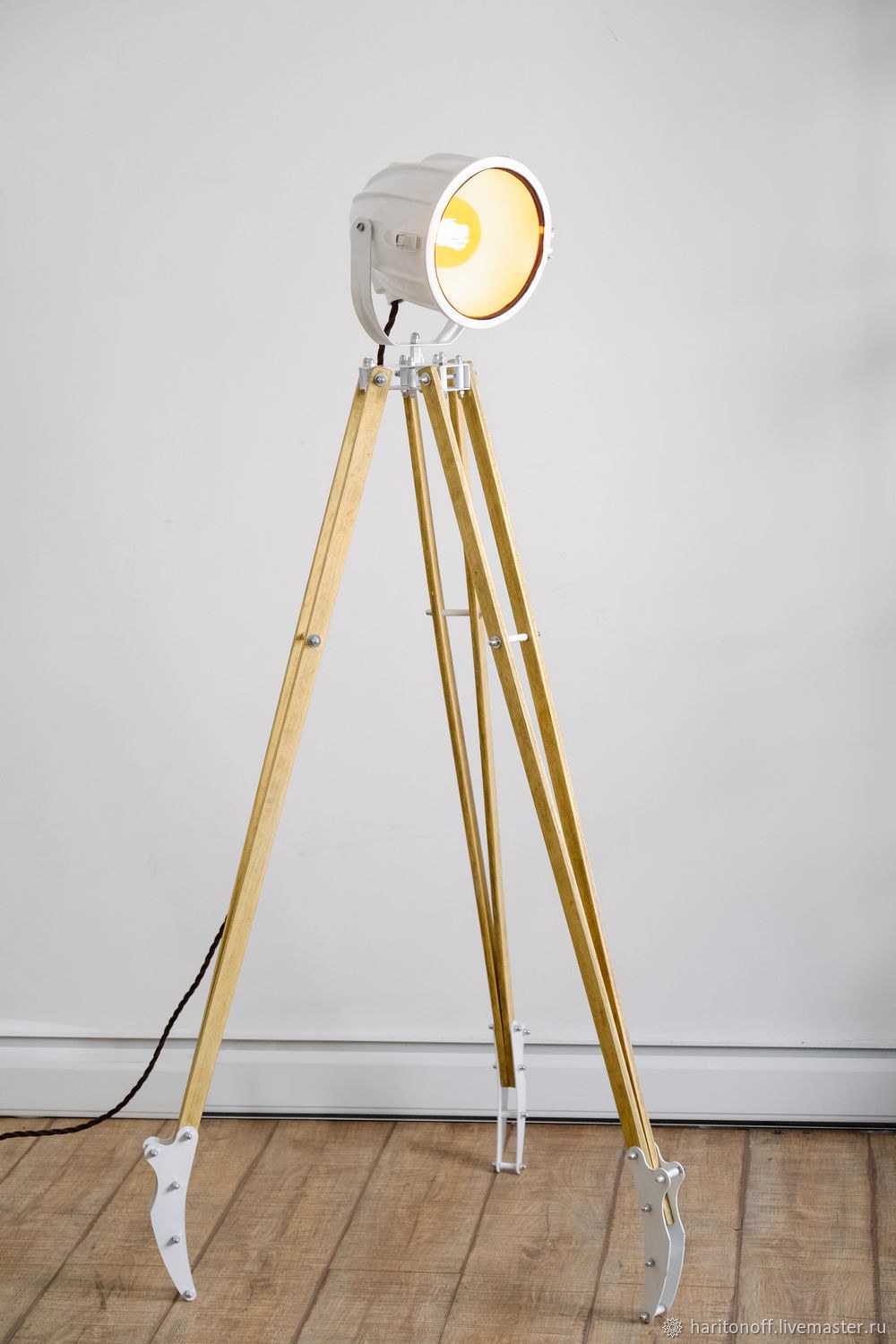 Торшер с 3 прожекторами (58 фото) - красивые картинки и HD фото