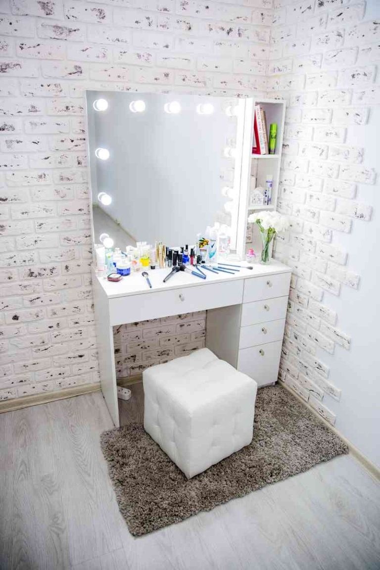 Гримерный столик с зеркалом д1б80