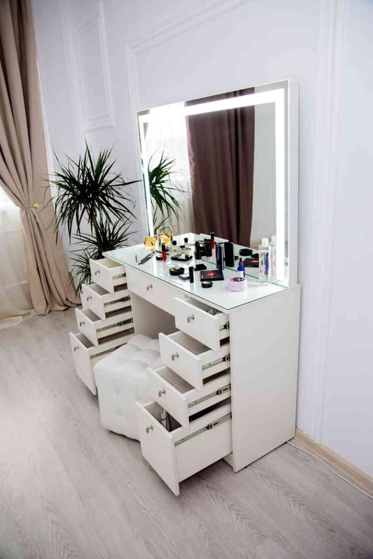 Гримерный столик 60 см