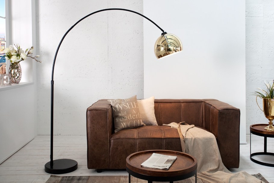 Торшер напольный изогнутый в интерьере