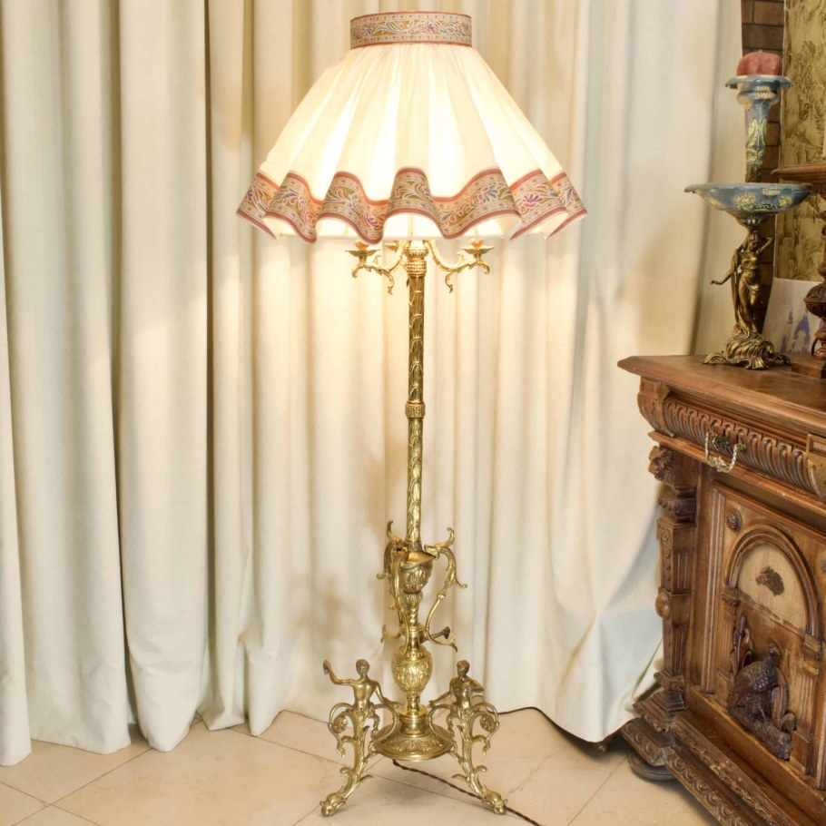 Торшер классический