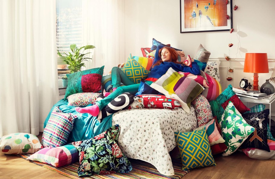 Комната с подушками