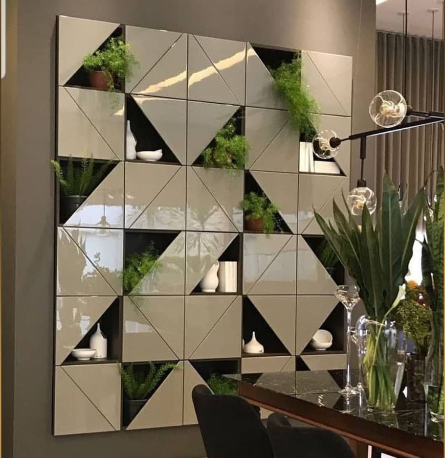 Зеркальная стена