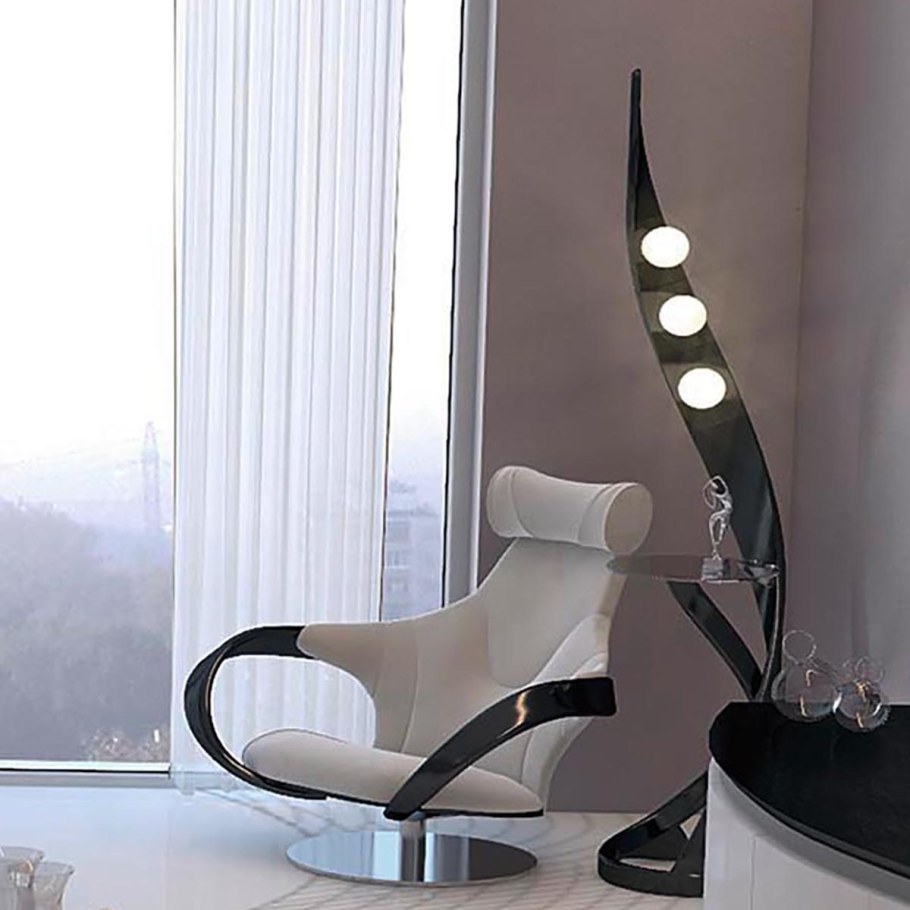 Кресло со светильником