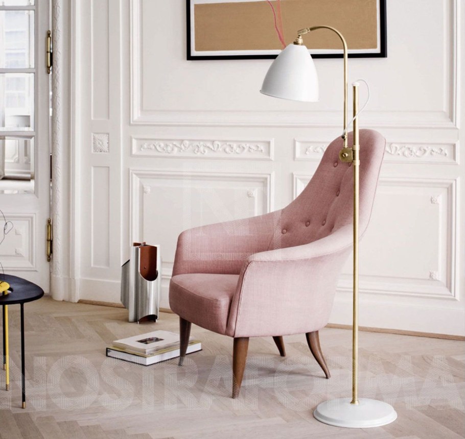 Кресло с торшером в интерьере