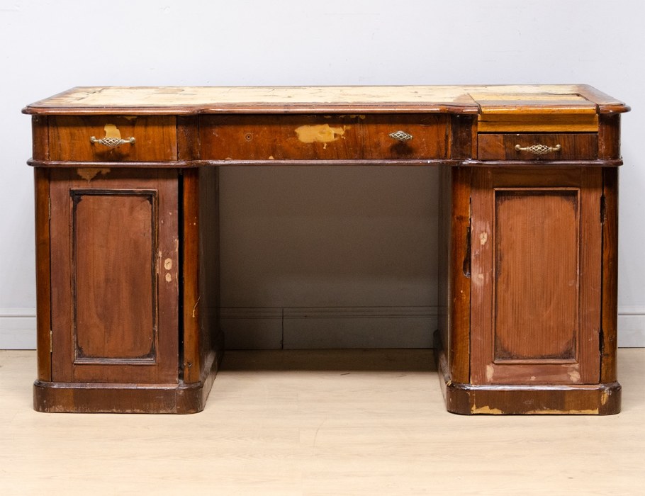 Старинный письменный стол на авито Свердловской области