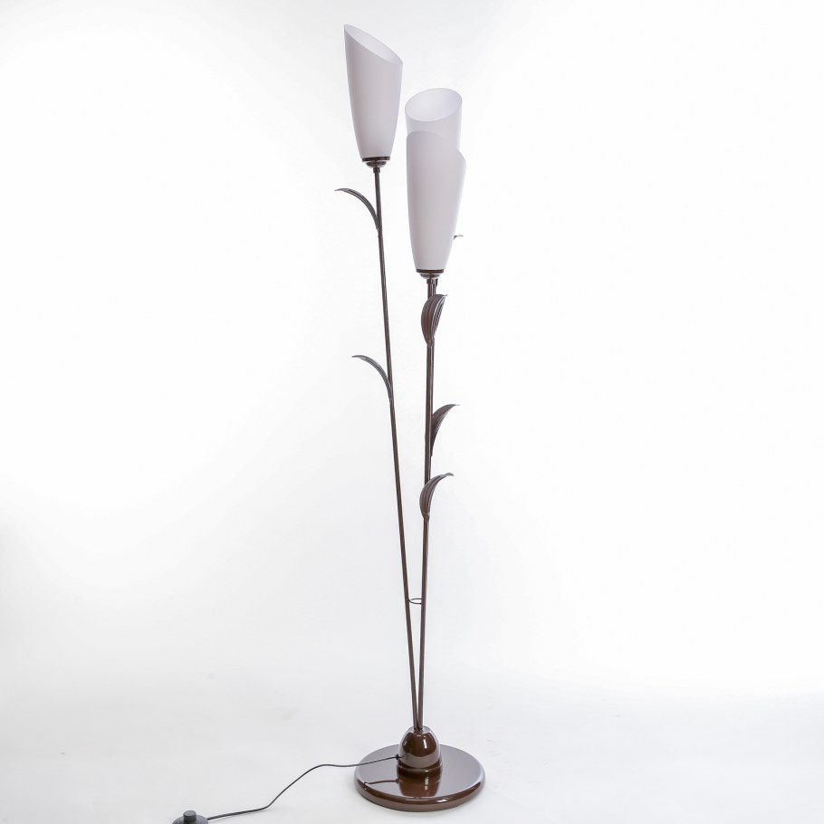 Торшер "лепесток" 3x15вт e27 белый 28х28х153 см.