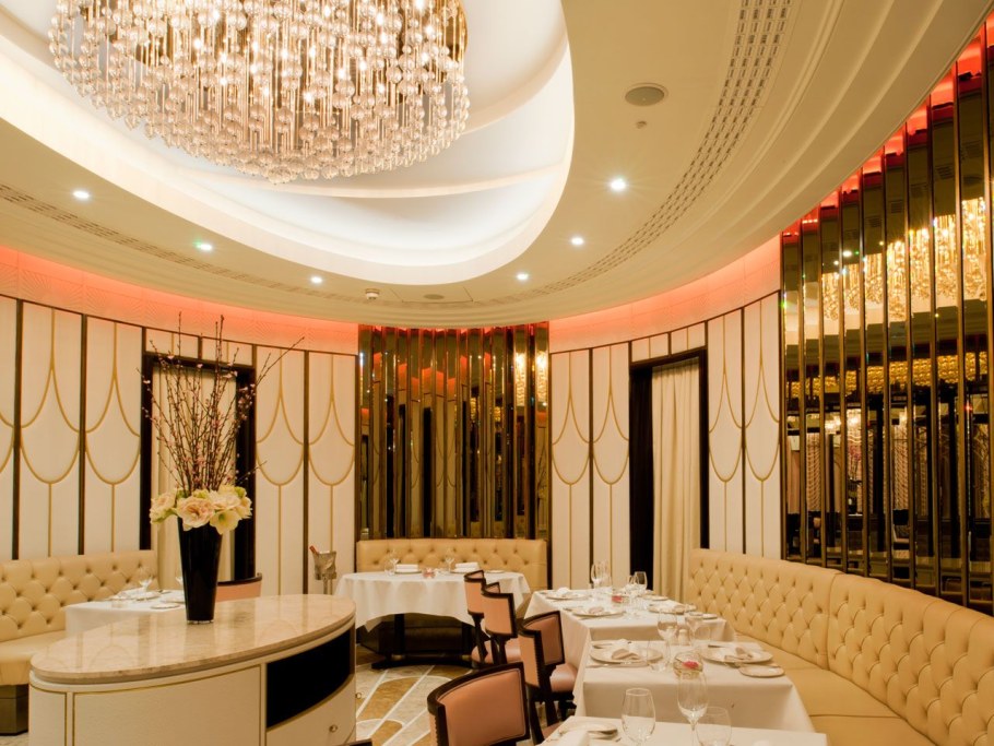 Красивый потолок для ресторана ар деко