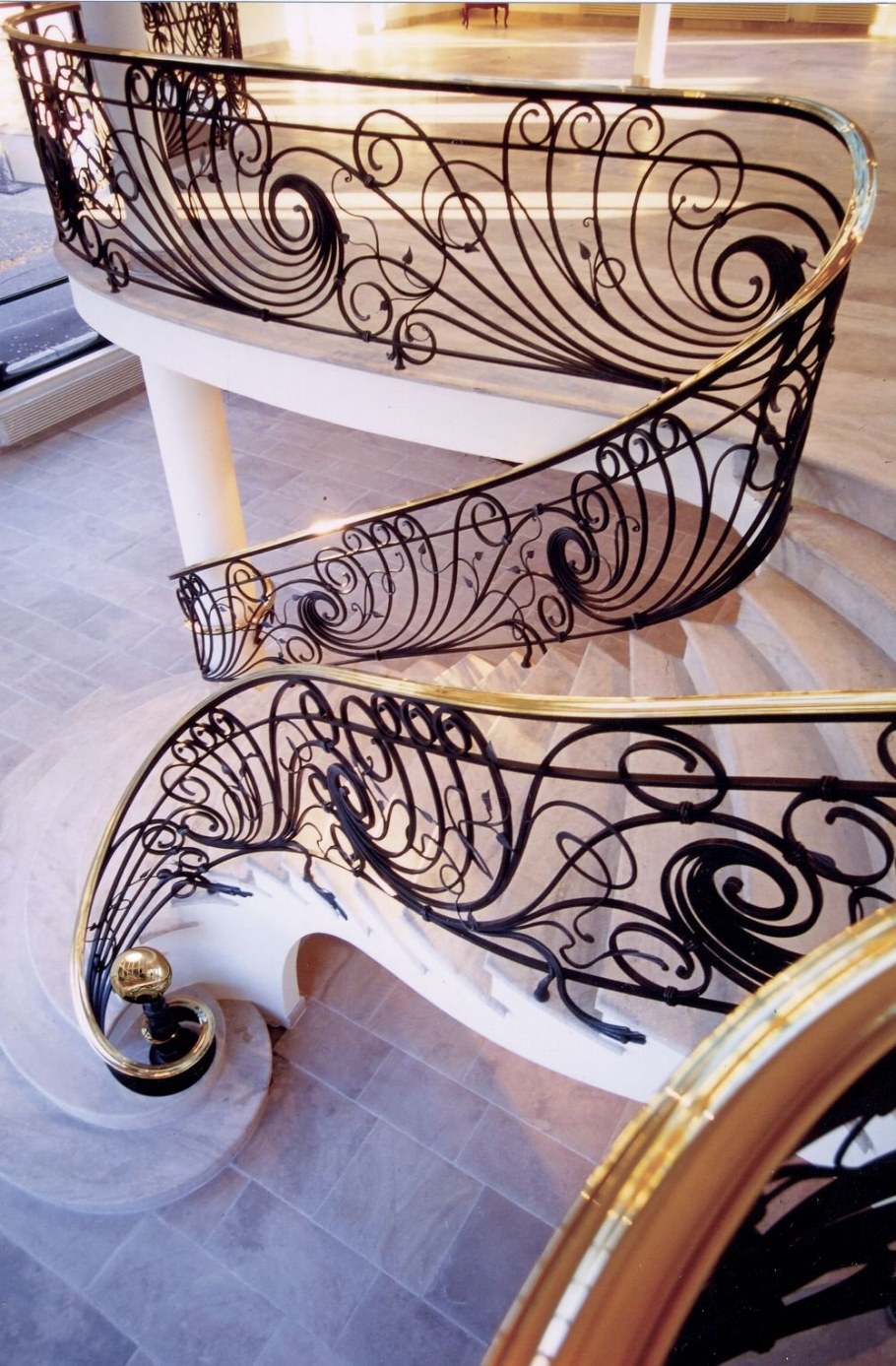 Кованые перила в стиле арт деко