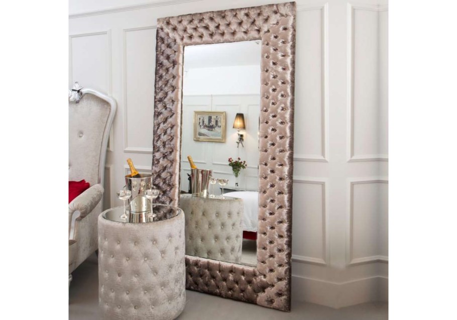 Зеркало в каретной стяжке