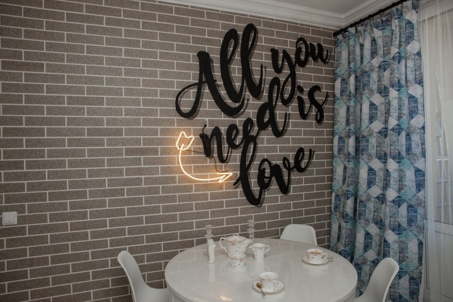 Отделка стен АМК