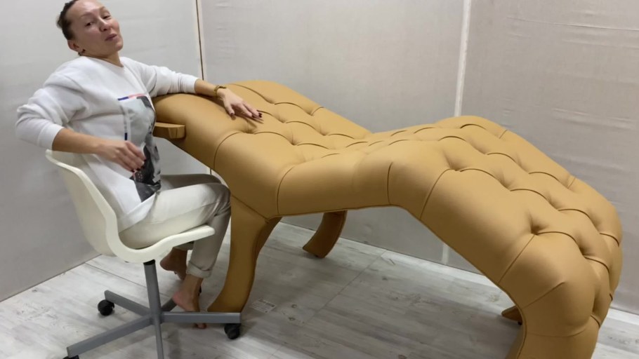 Анатомическая кушетка для перманентного макияжа