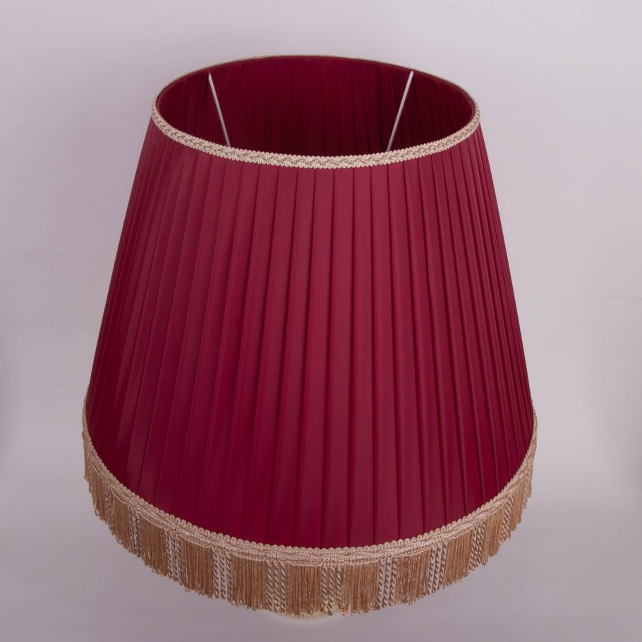 Торшер с конусным абажуром