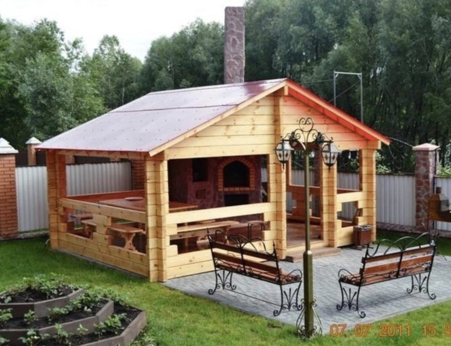 Беседка с барбекю и мангалом