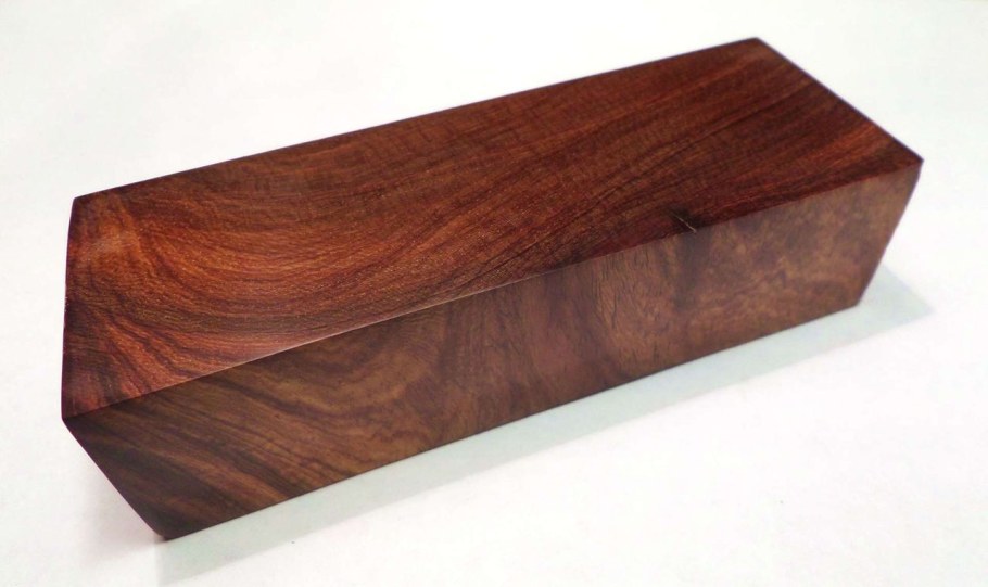 Бразильский палисандр Dalbergia nigra