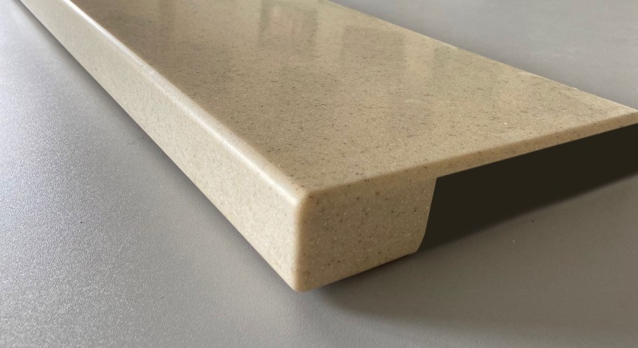 Накладка на подоконник из искусственного камня