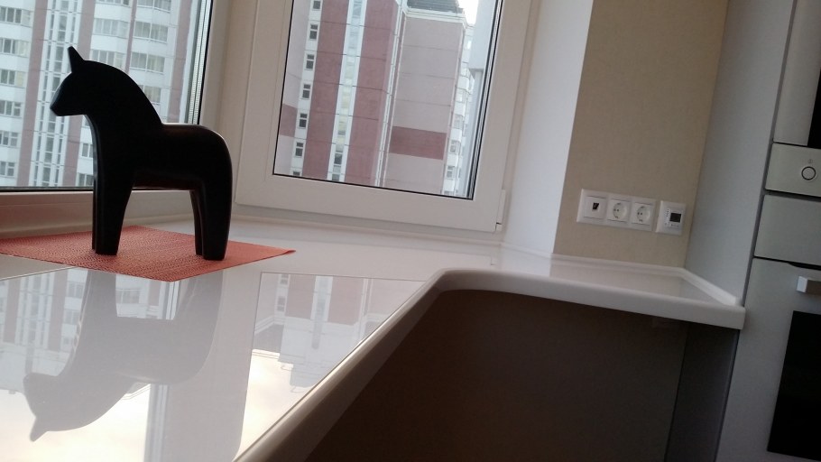 Подоконники из искусственного акрилового камня Hi-Macs