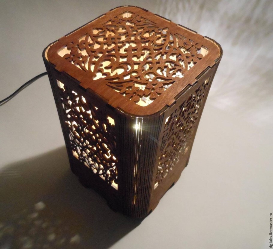 Светильник из фанеры