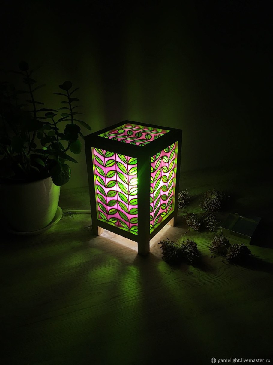 Оригинальный ночник из дерева