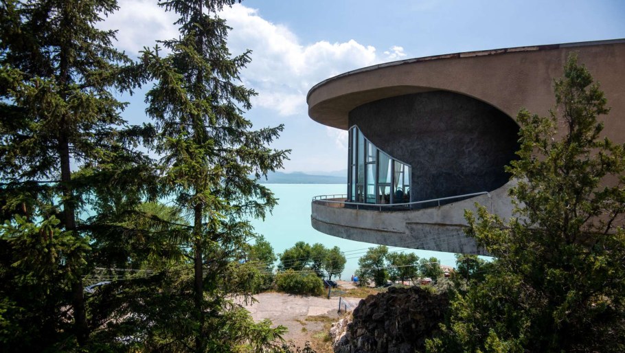 Дом писателей на озере Севан