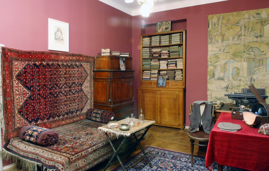 Дом музей Егише Чаренца в Майкопе