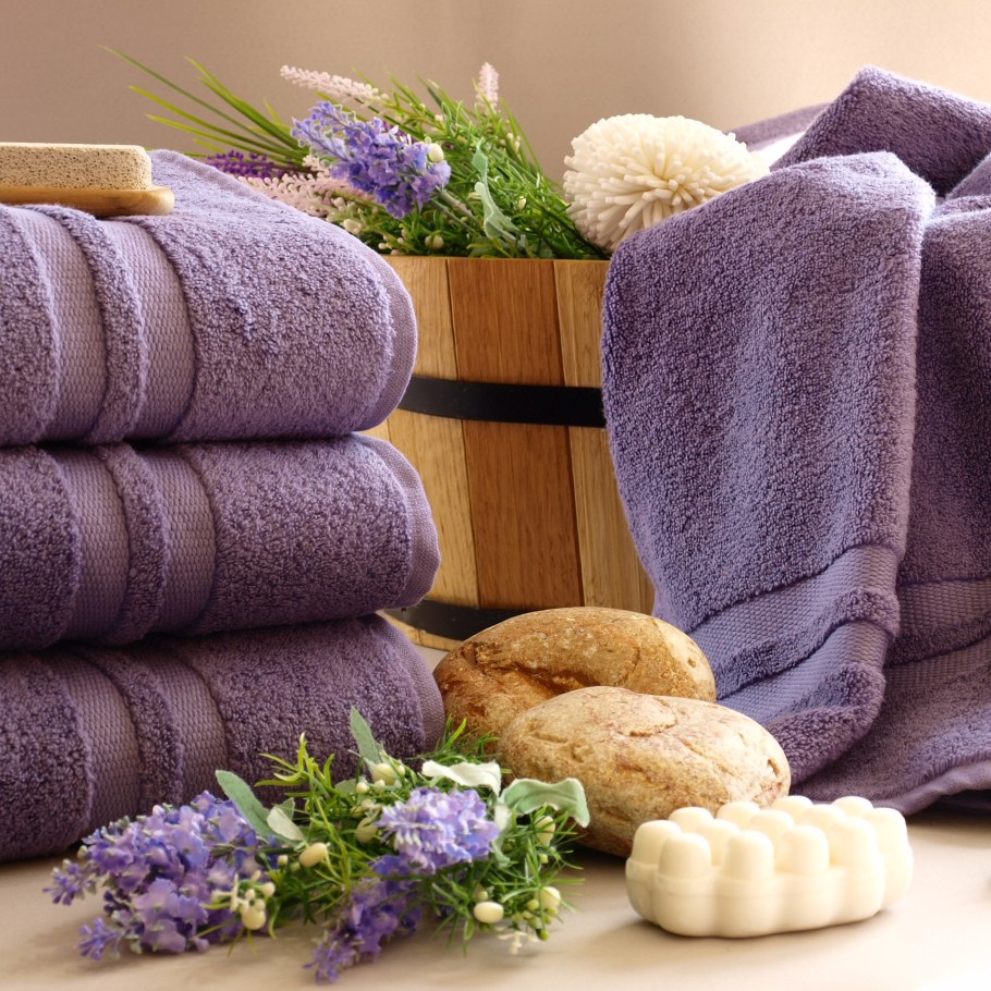 Постельное белье и полотенца