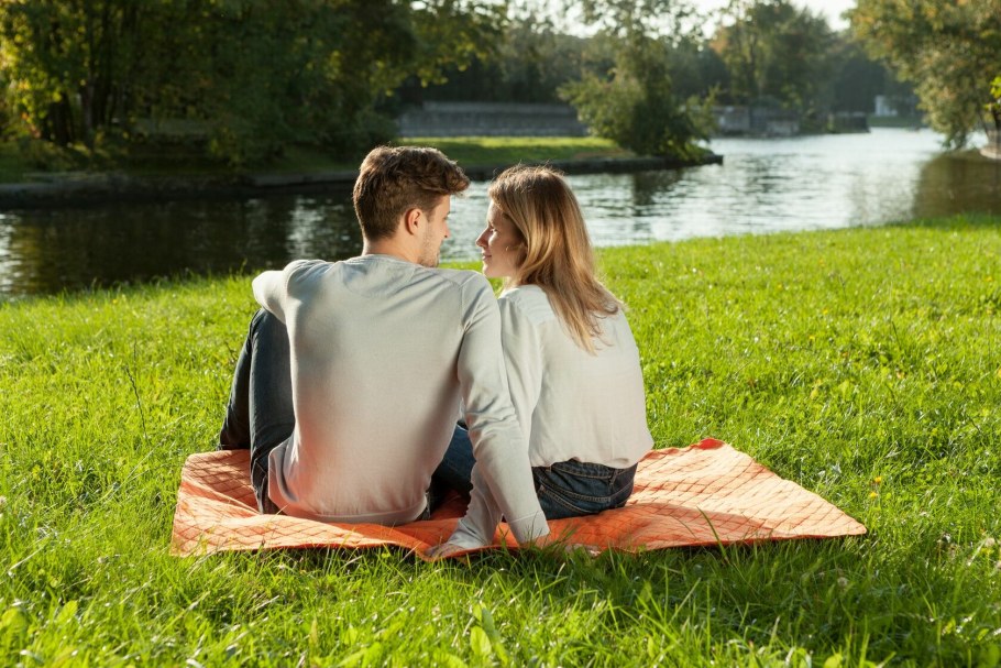 Пикник на берегу реки