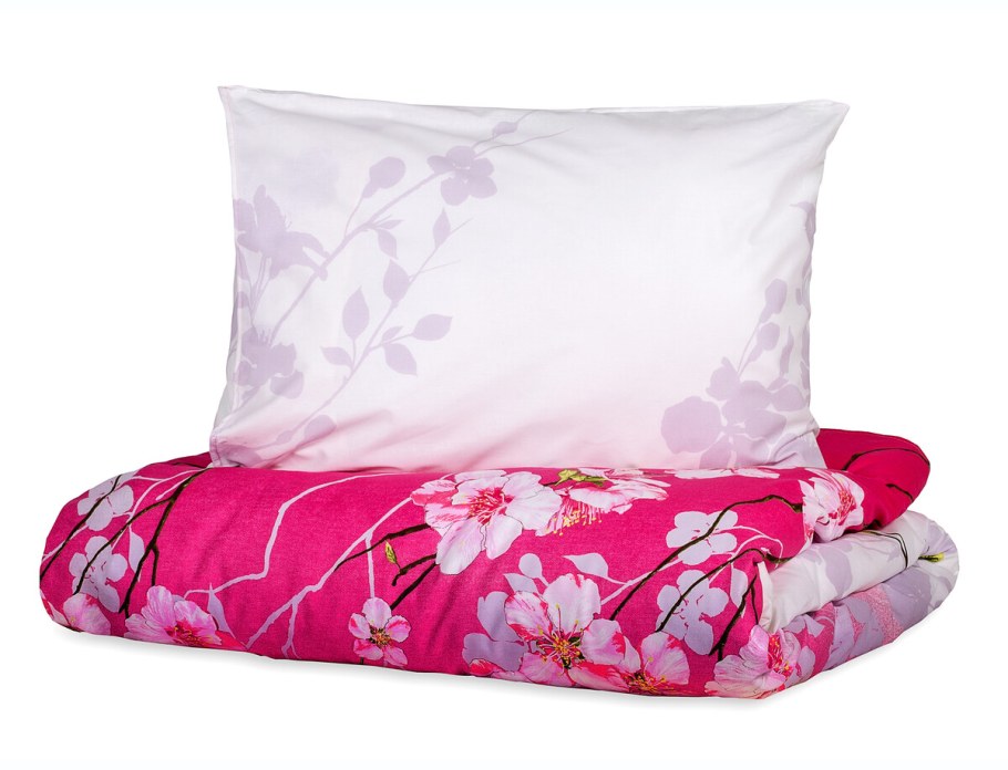 Пледы одеяла подушки