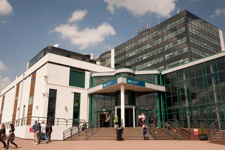 Англия дерби университет