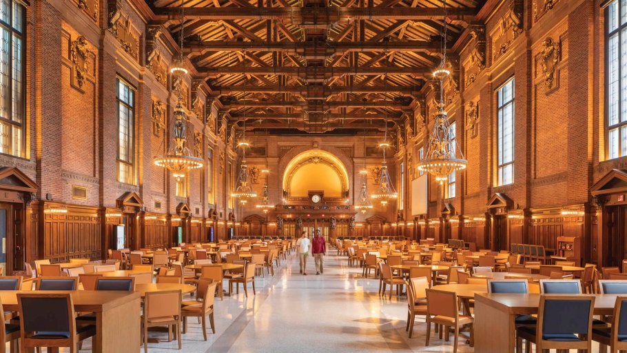 Йельский университет столовая