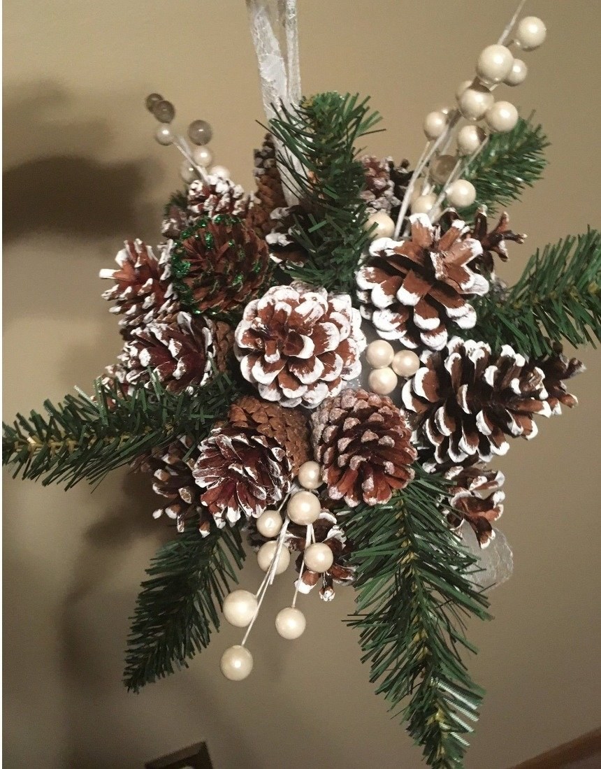 Композиция из шишек