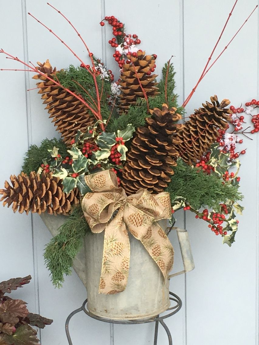 Композиции из шишек к новому году
