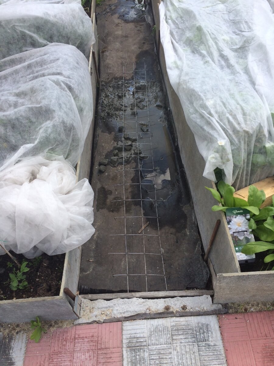 Дорожки из рубероида на даче