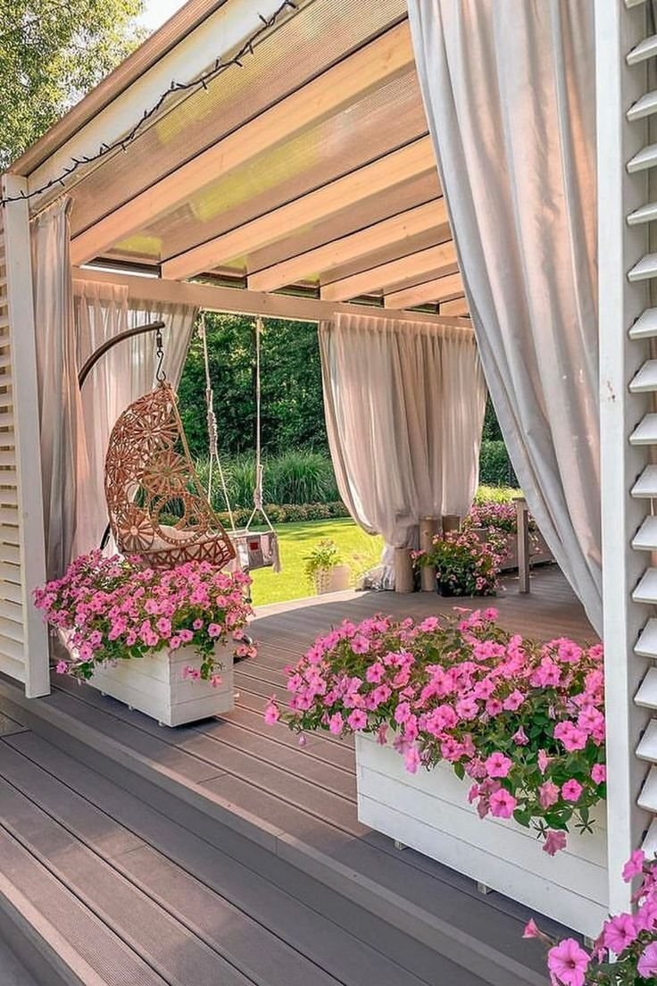 Очень красивая Весенняя веранда на даче