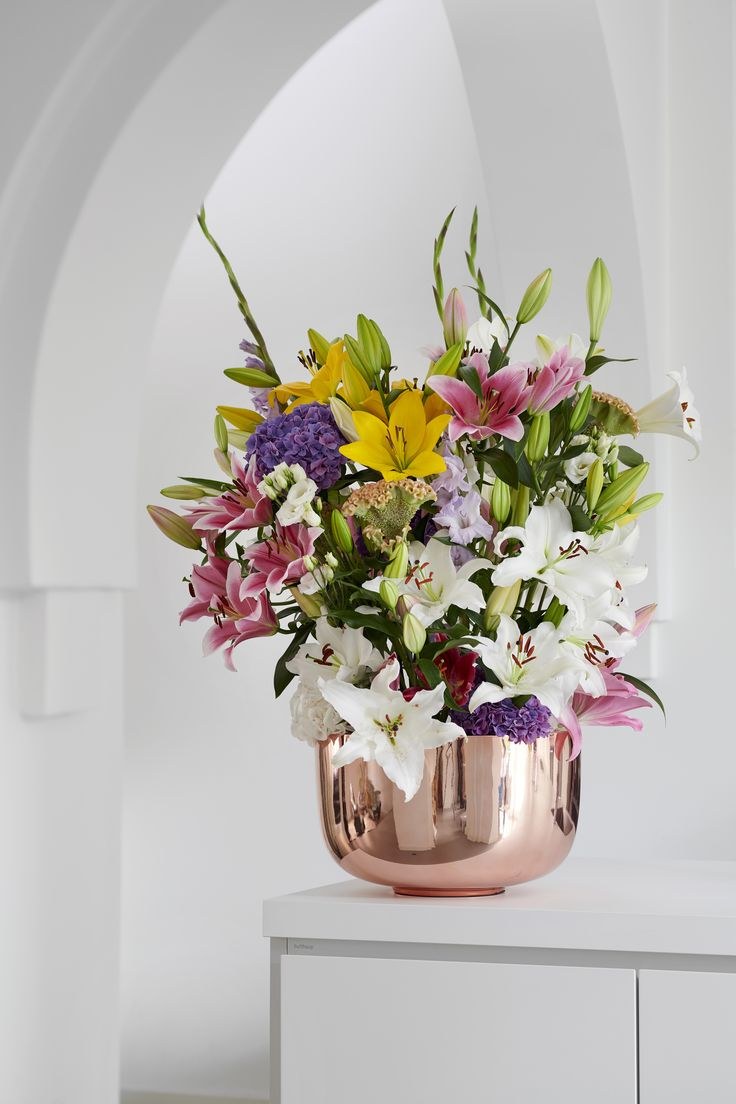 Лилии в большой вазе лайфхак