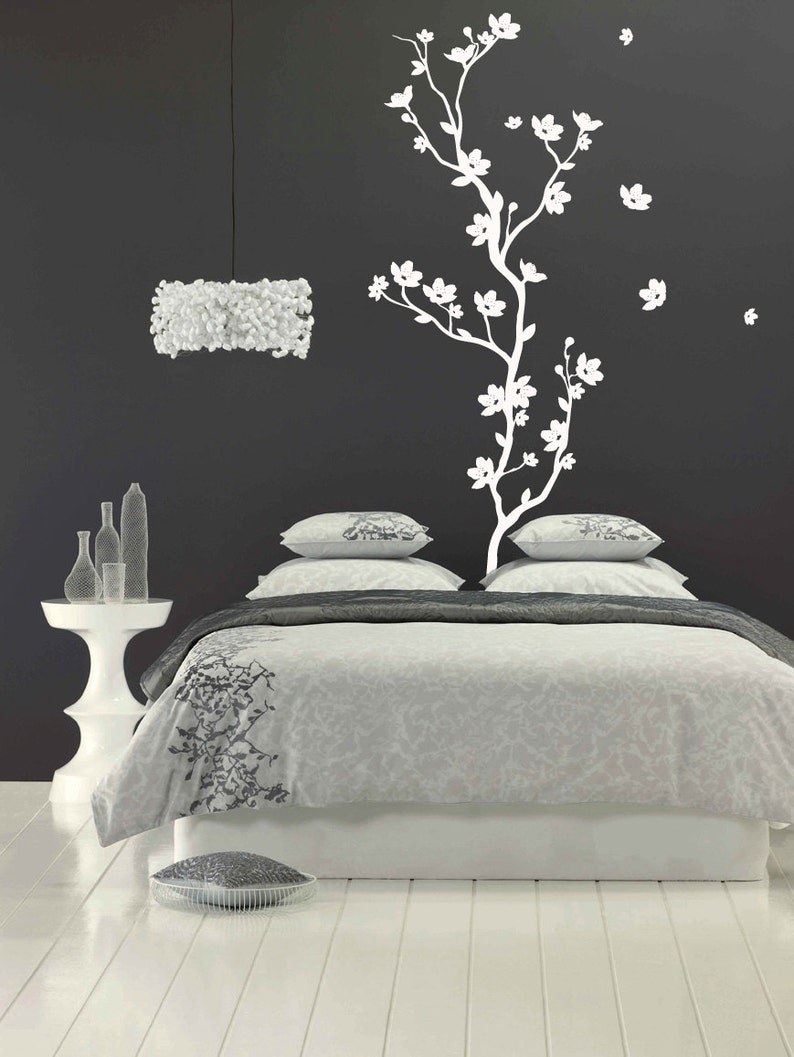 Аппликации на стену в спальню