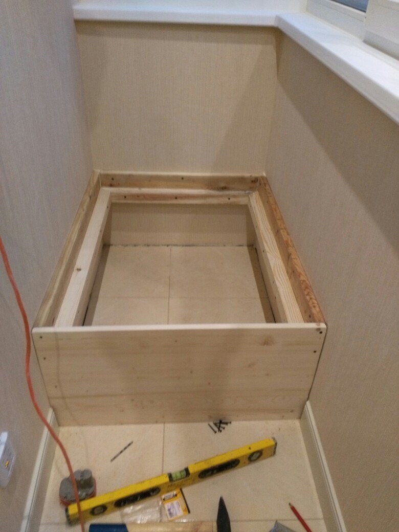 Диванчик на балкон с ящиками