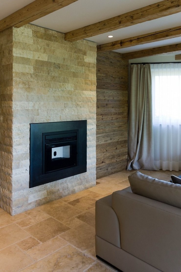 Отделка травертином в интерьере гостиной