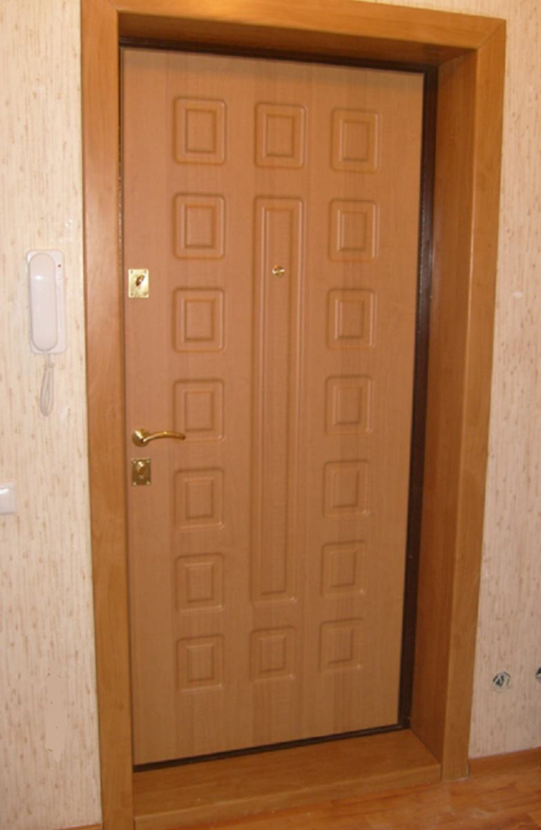 Отделка откосов входной двери МДФ