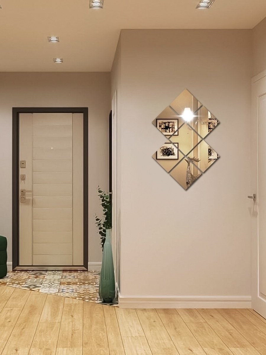 Зеркальная плитка в коридоре