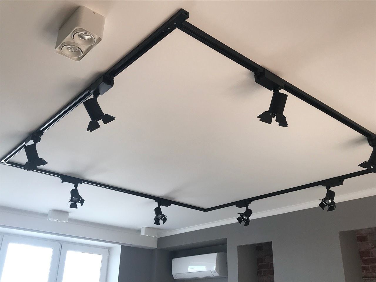 Светильники на шине в интерьере (82 фото) - красивые картинки и HD фото