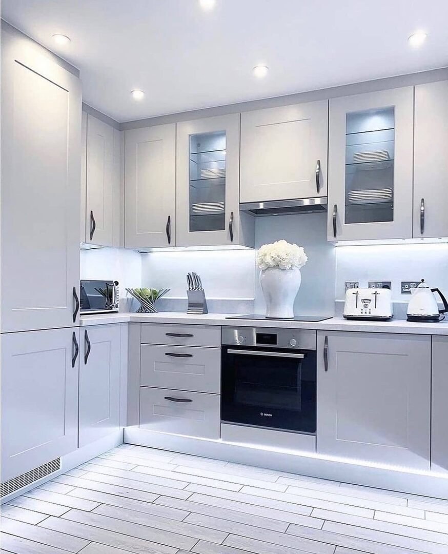 Светлые кухни