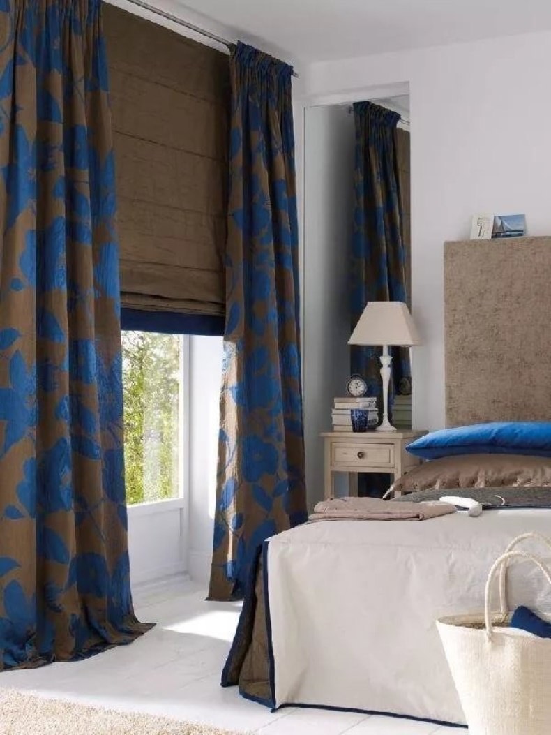 Синие портьеры в интерьере