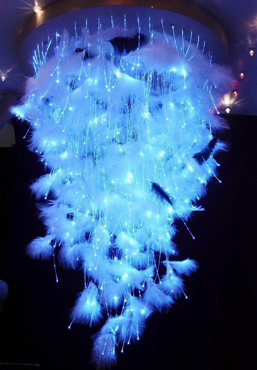 Необычный светильник из оптоволокна