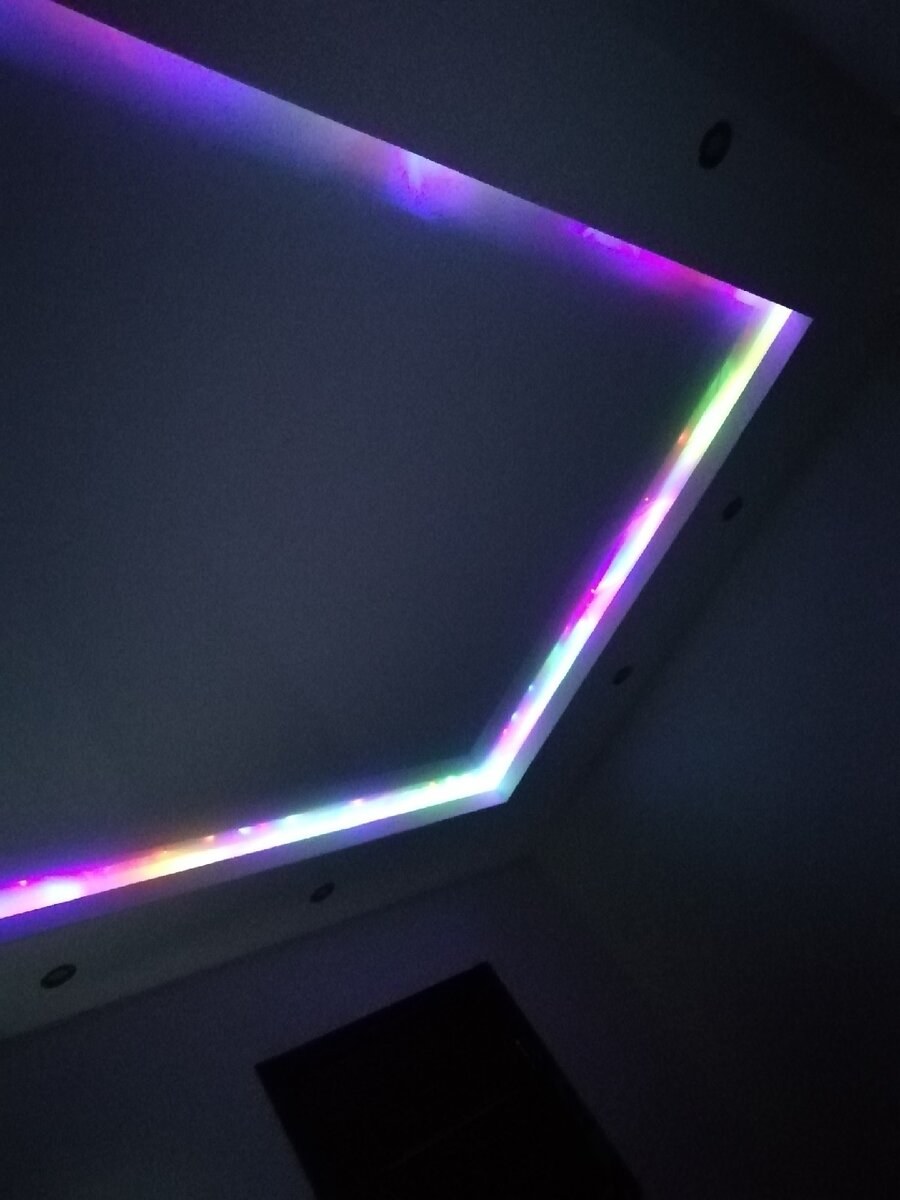 Диодная лента на потолок