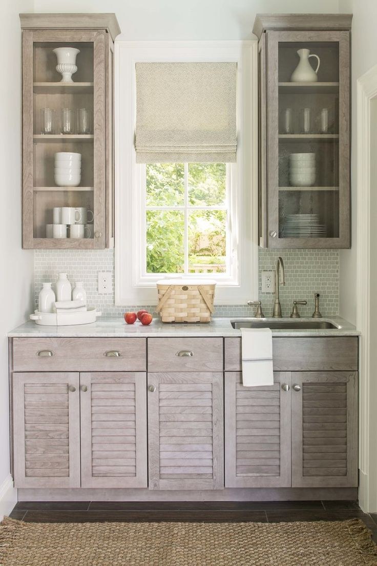 Кухонный гарнитур с жалюзийными фасадами