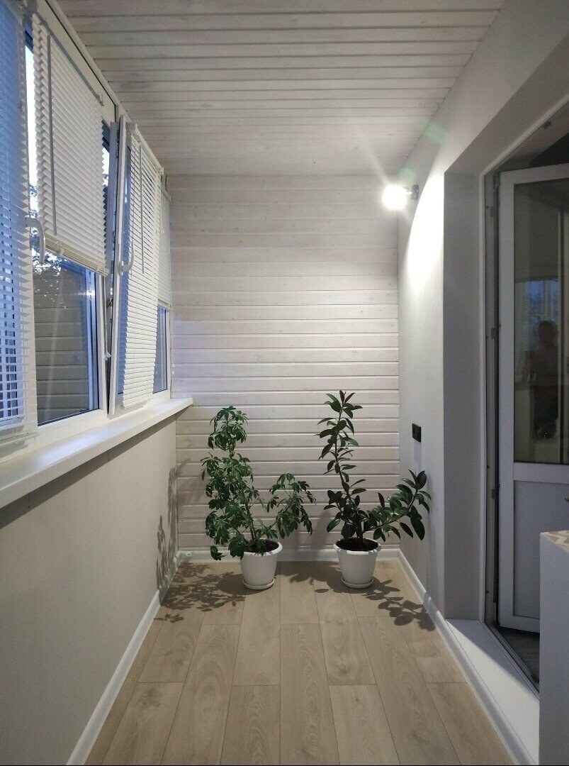 Внутренняя отделка балкона