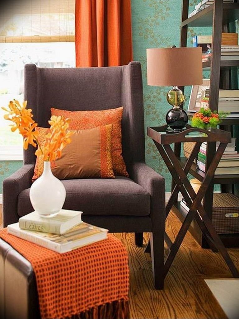 Оранжевые шторы в интерьере